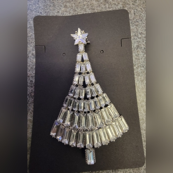 Stunning Faux Crystal Christmas Tree Brooch 🎄 - Picture 1 of 1